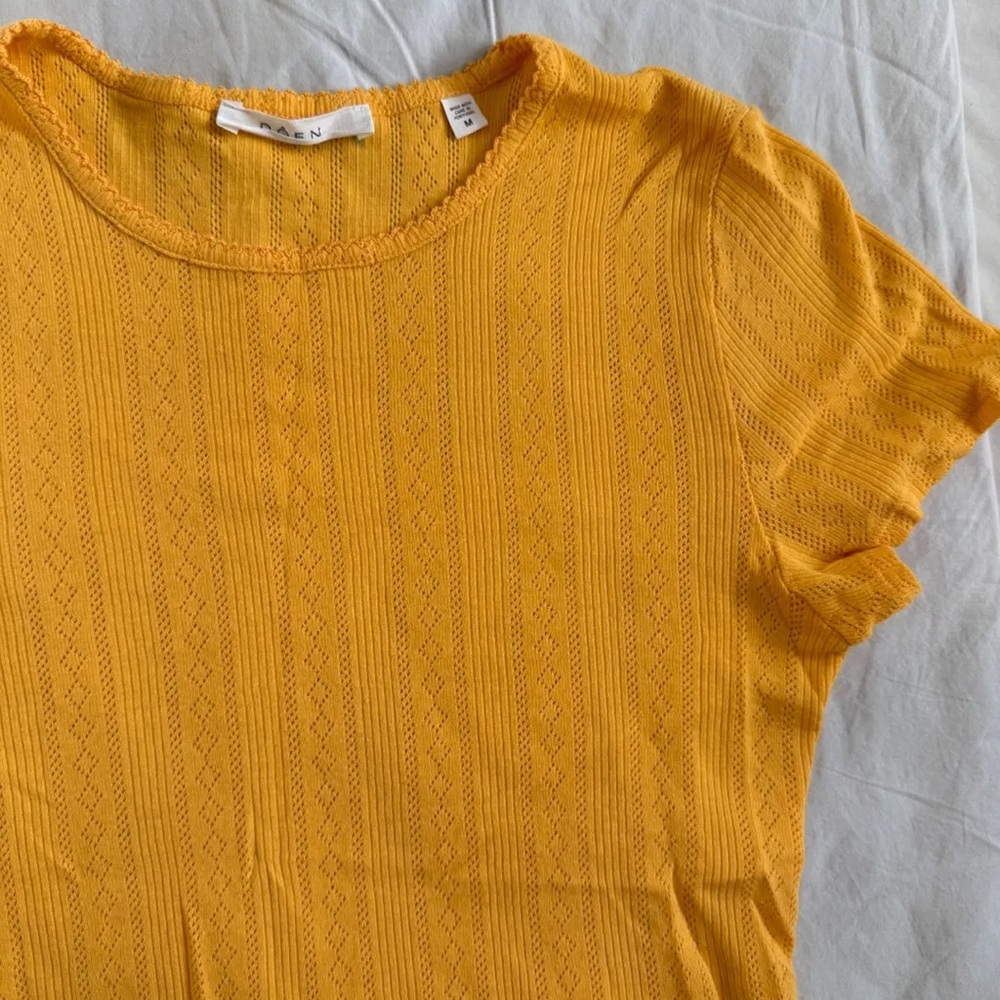 Doen Yellow Short Sleeve Tee